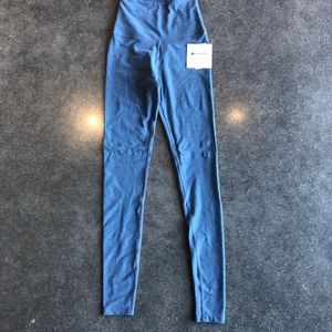 (NWT) Beyond Yoga legging- Light Blue Heather